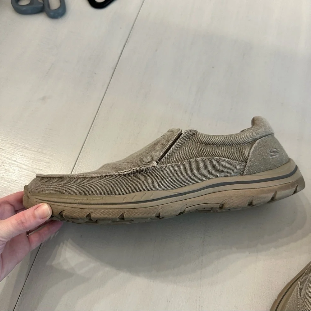 Skechers Men’s Relaxed Fit Memory Foam Khaki Canvas Slip On Shoes Sz 13 GUC